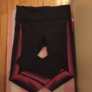NWT Gap Gapfit M gray breast cancer leggings